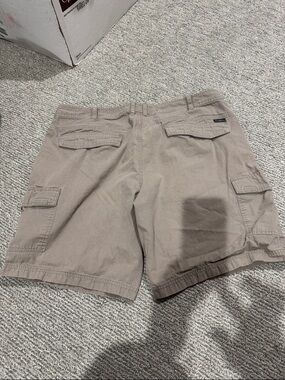 Columbia Men's Cargo Shorts in Taupe Beige